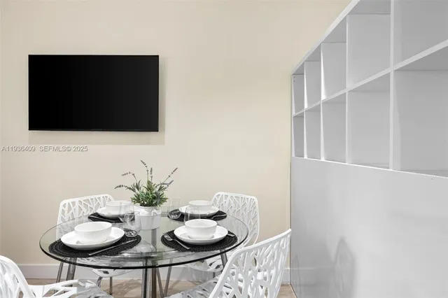 $1,950 | 1241 14th Street, Unit 4, Miami Beach, FL 33139