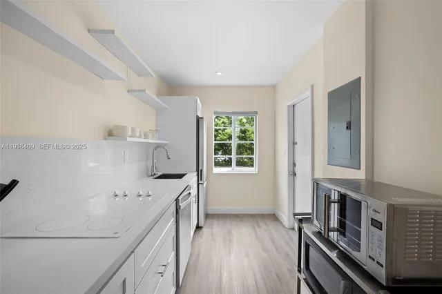 $1,950 | 1241 14th Street, Unit 4, Miami Beach, FL 33139