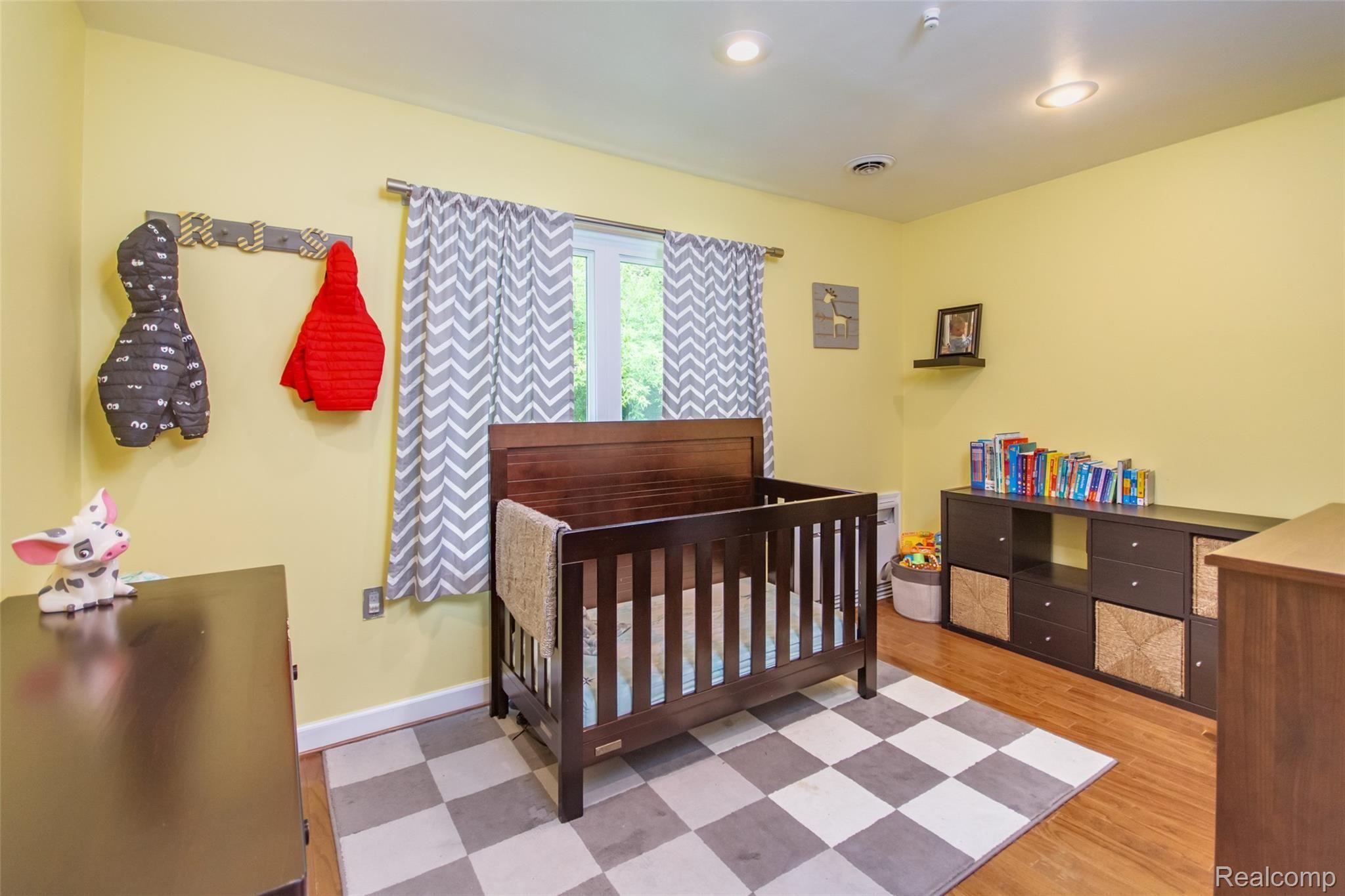 22921 Power Road Farmington, MI 48336 - Photo 19 of 40 DSC_1976enf.jpg