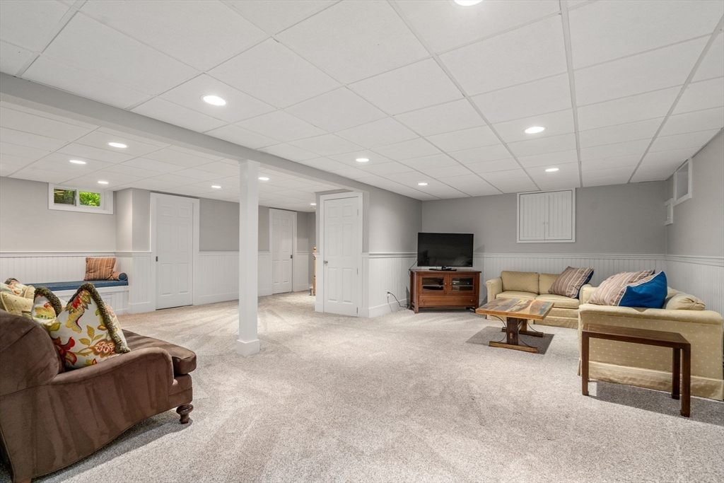 41 Ivy Lane Sherborn, MA 01770 - Photo 34 of 42