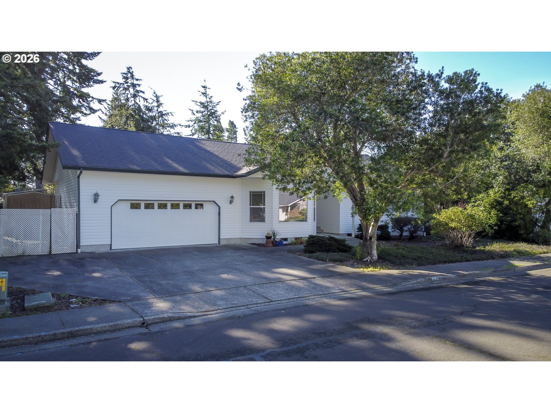 2284 21st Street Florence, OR 97439 - Photo 7 of 47