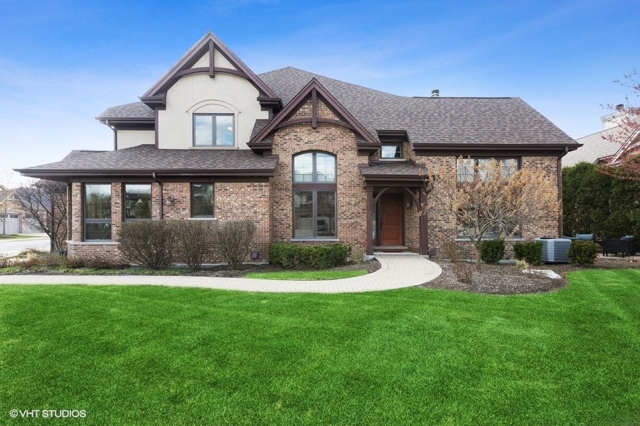 1051 Mackenzie Place Wheaton, IL 60187 - Photo 1 of 25