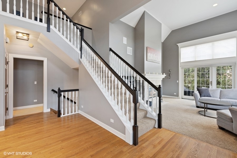 1051 Mackenzie Place Wheaton, IL 60187 - Photo 3 of 25