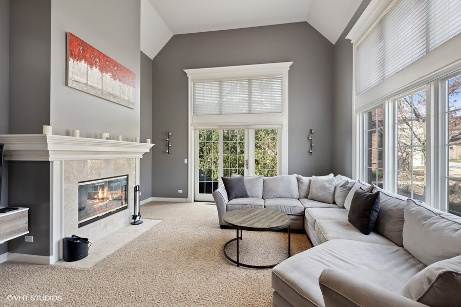 1051 Mackenzie Place Wheaton, IL 60187 - Photo 4 of 25