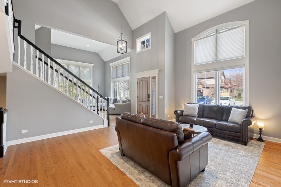 1051 Mackenzie Place Wheaton, IL 60187 - Photo 7 of 25