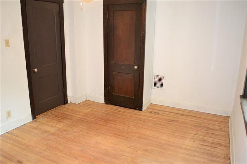 208 Bevington Road Pittsburgh, PA 15221 - Photo 19 of 25 Gallery Image 19