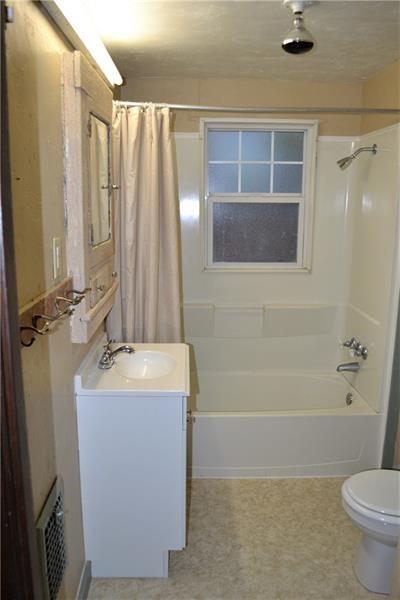 208 Bevington Road Pittsburgh, PA 15221 - Photo 22 of 25 Gallery Image 22