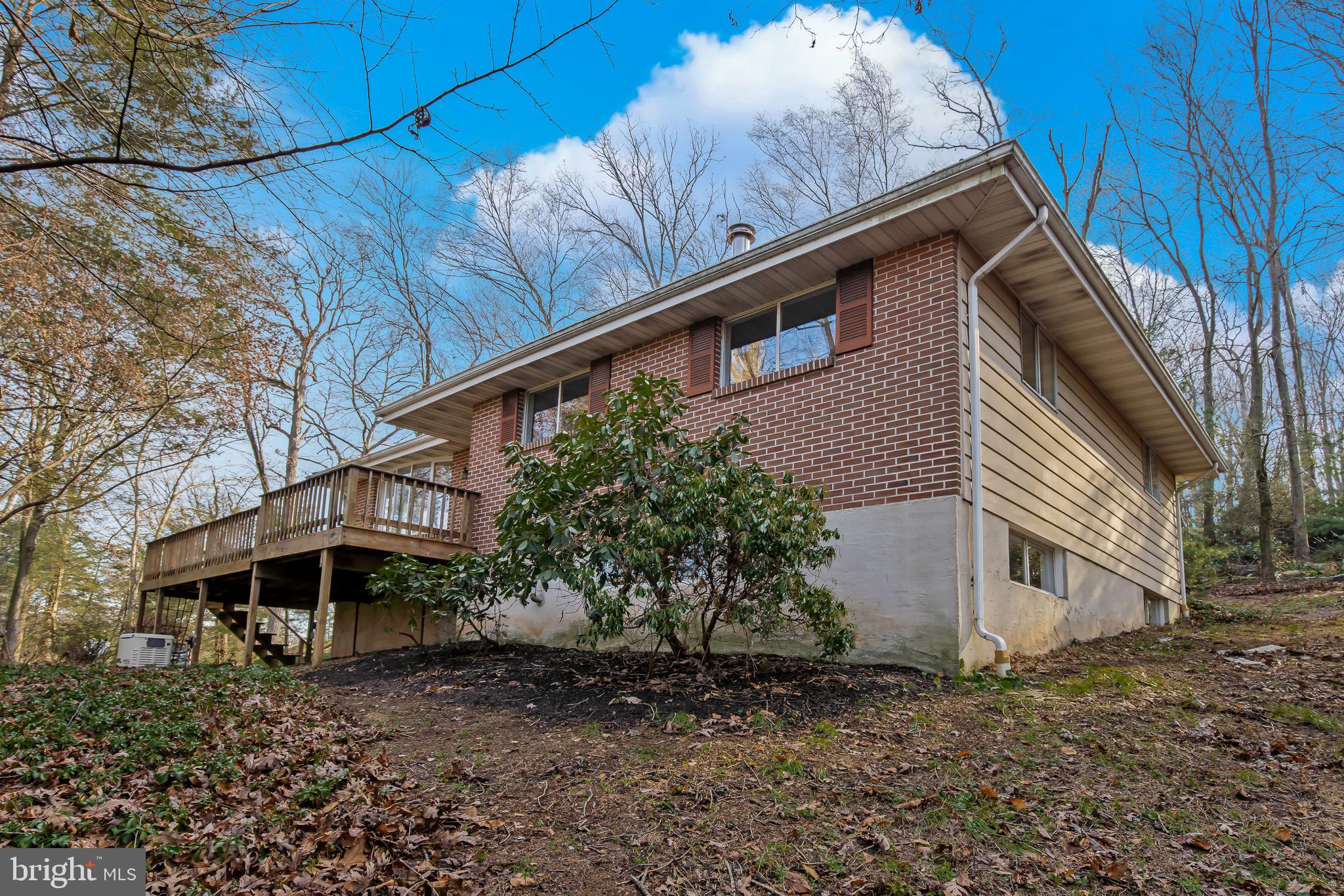 10 Schoolhouse Road Kirkwood, PA 17536 - Photo 2 of 38 Front View from Side Yard