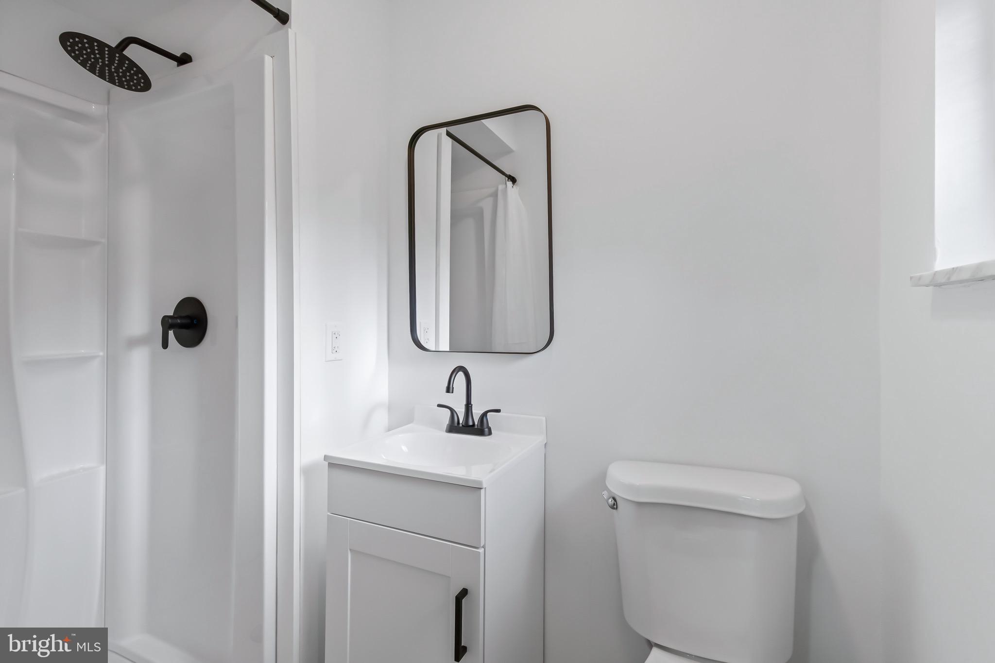 10 Schoolhouse Road Kirkwood, PA 17536 - Photo 23 of 38 Primary Bathroom with Shower