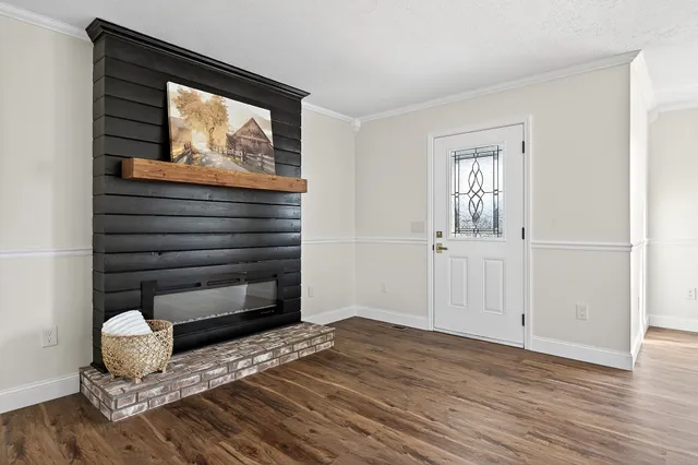 a view of a entryway