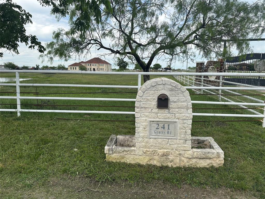 241 Gentry Road Ennis, TX 75119 - Photo 2 of 40 a view of a garden