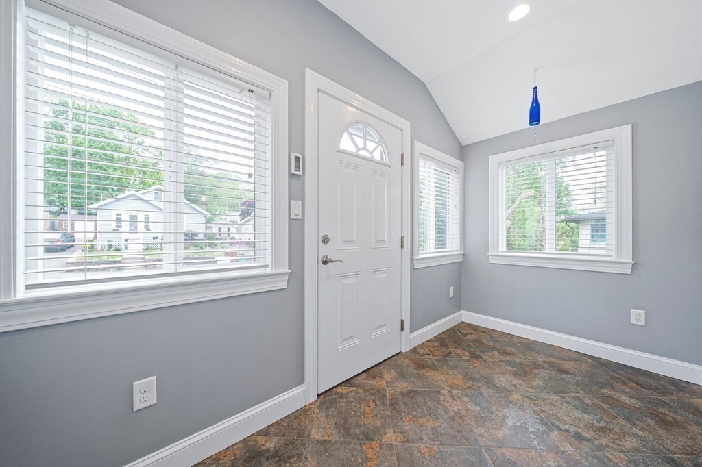 153 Edgehill Road Braintree, MA 02184 - Photo 16 of 41