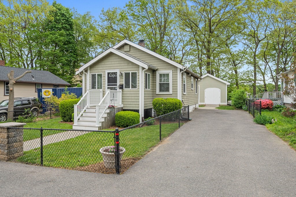 153 Edgehill Road Braintree, MA 02184 - Photo 2 of 41