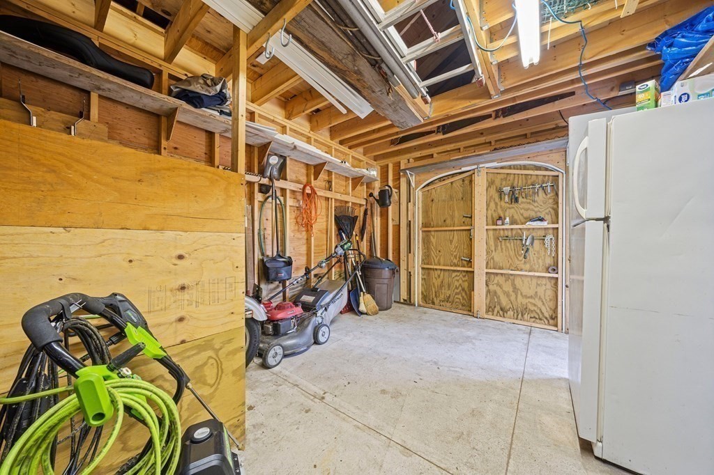 153 Edgehill Road Braintree, MA 02184 - Photo 24 of 41