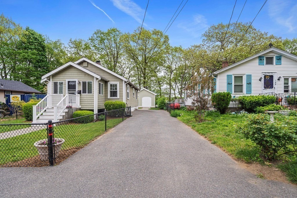 153 Edgehill Road Braintree, MA 02184 - Photo 26 of 41