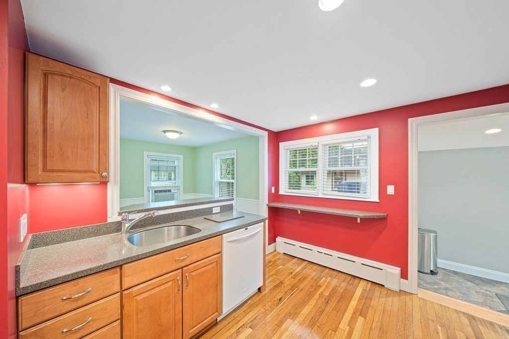 153 Edgehill Road Braintree, MA 02184 - Photo 7 of 41