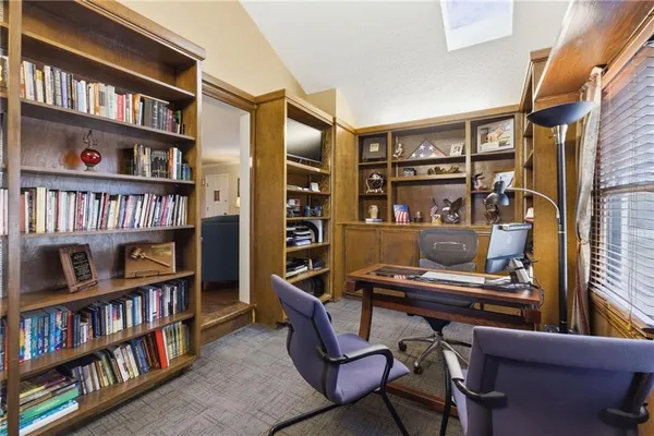 $675,000 | 14401 Lookout Drive, Kansas City, MO 64139