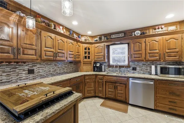 $675,000 | 14401 Lookout Drive, Kansas City, MO 64139