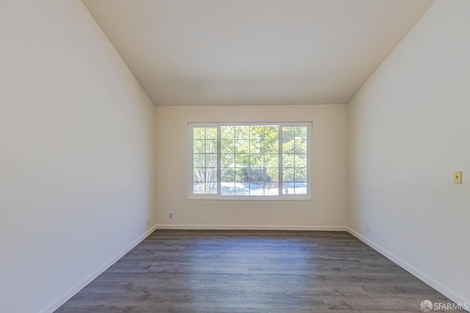 915 Seascape Circle Rodeo, CA 94572 - Photo 8 of 51 Gallery Image 8