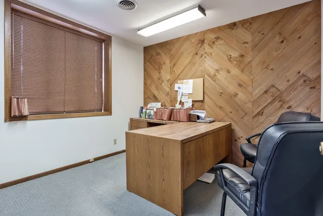 a view of utility room