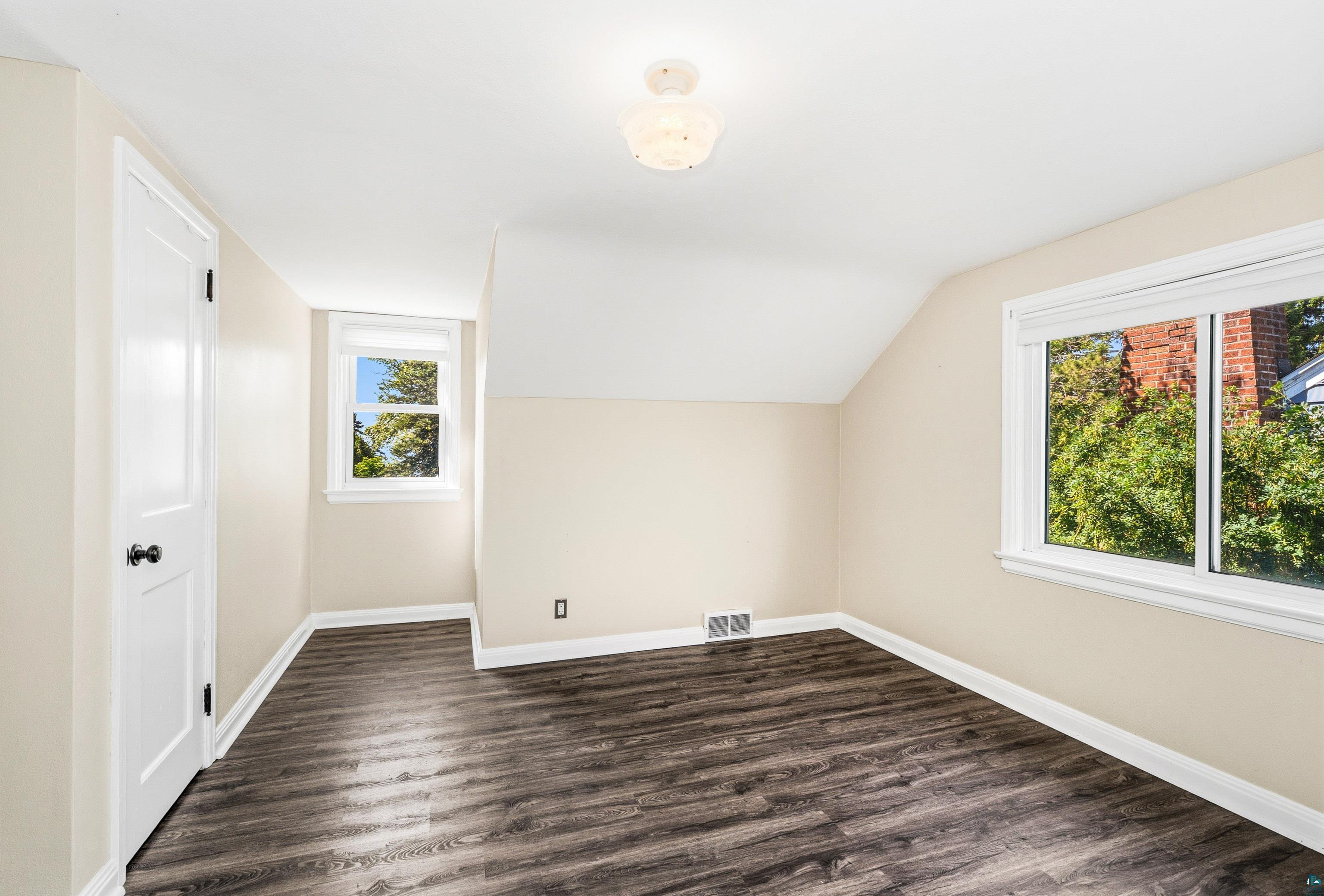 4215 London Road Duluth, MN 55804 - Photo 29 of 36