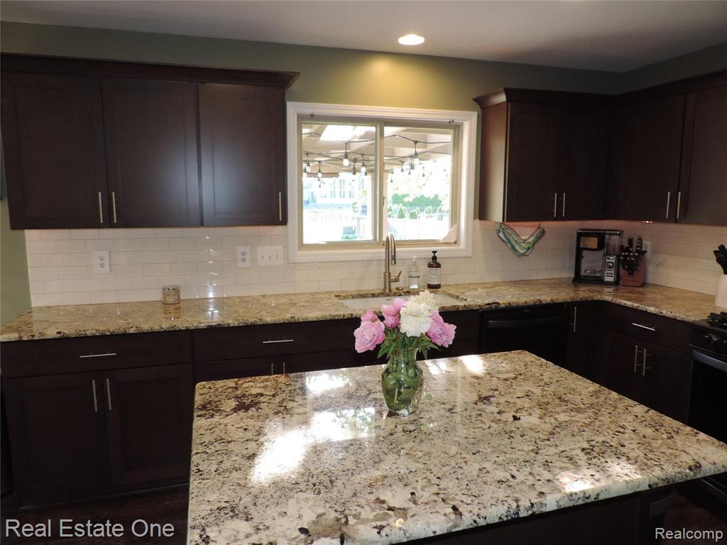 49337 Monte Road Chesterfield, MI 48047 - Photo 37 of 62