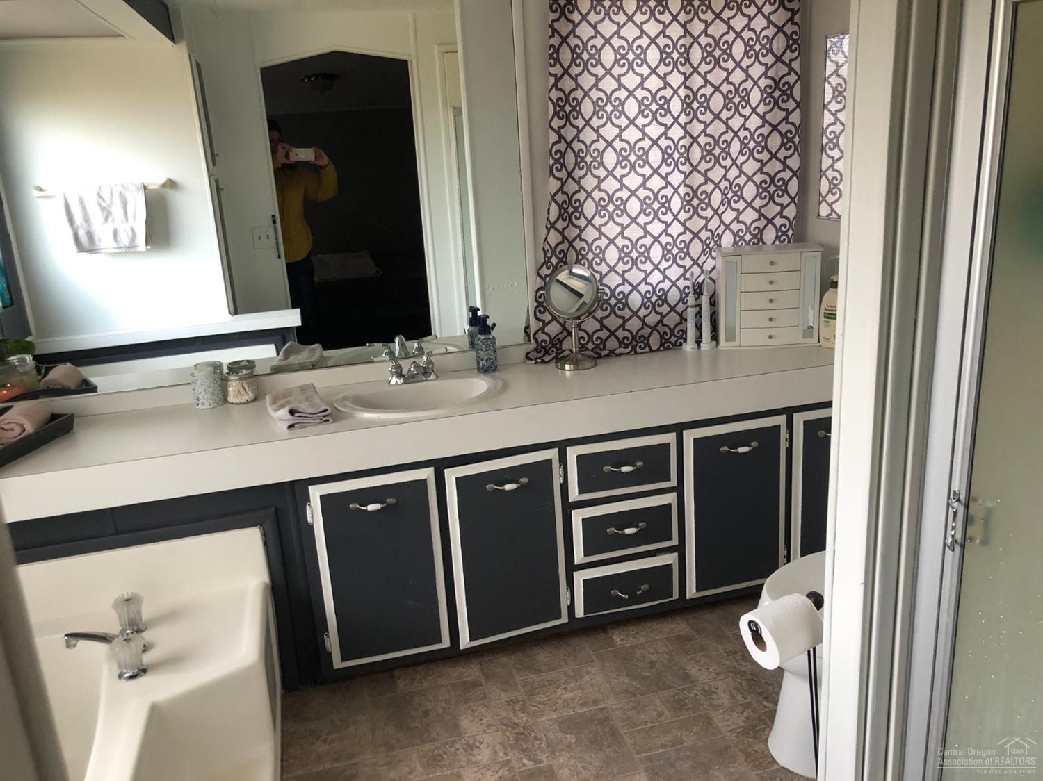 61075 Springcrest Drive Bend, OR 97702 - Photo 15 of 24 Gallery Image 15
