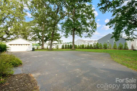 $474,900 | 1520 5th Street Northeast, Hickory, NC 28601