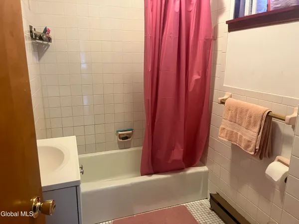 $1,500 | 164 Madison Avenue, Unit 3, Albany, NY 12202