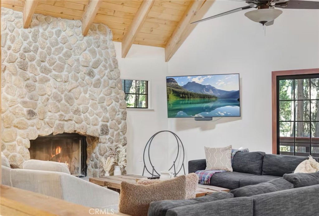 764 Fern Road Lake Arrowhead, CA 92385 - Photo 17 of 60 Gallery Image 17