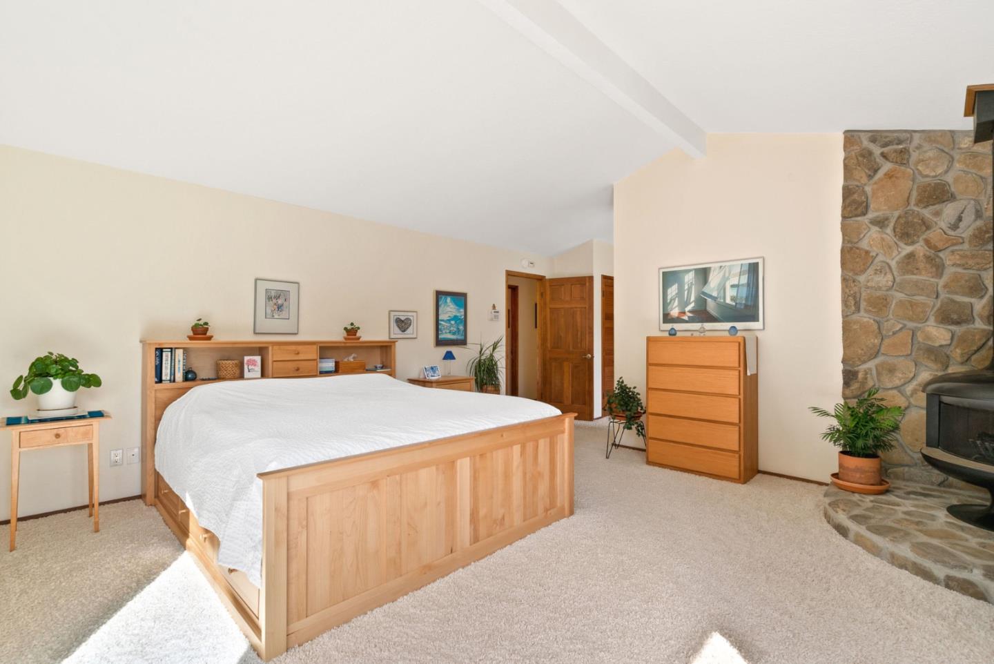 5310 Freedom Boulevard Aptos, CA 95003 - Photo 47 of 100 a bed room with a bed and a chair