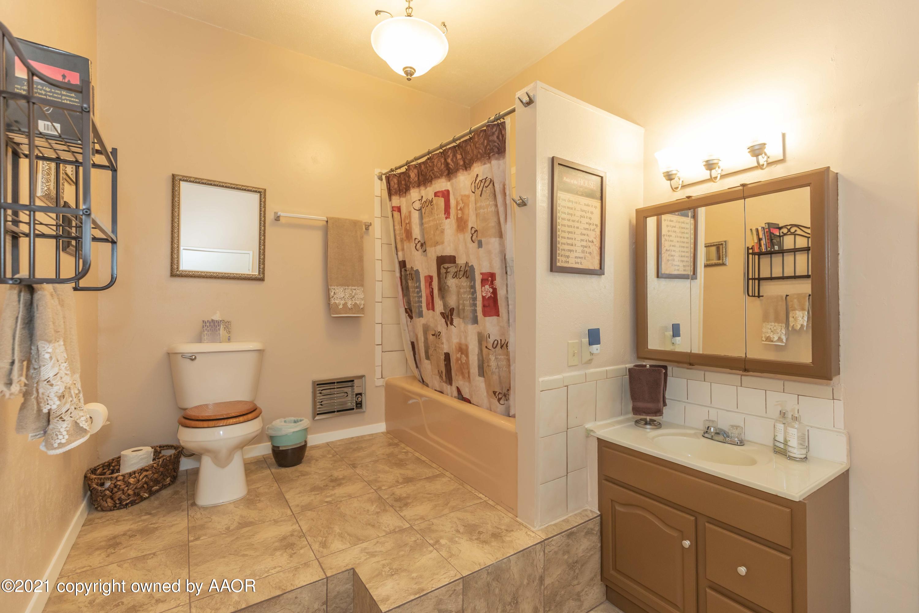 808 Craft Center Road Amarillo, TX 79118 - Photo 58 of 77 APT BATHROOM
