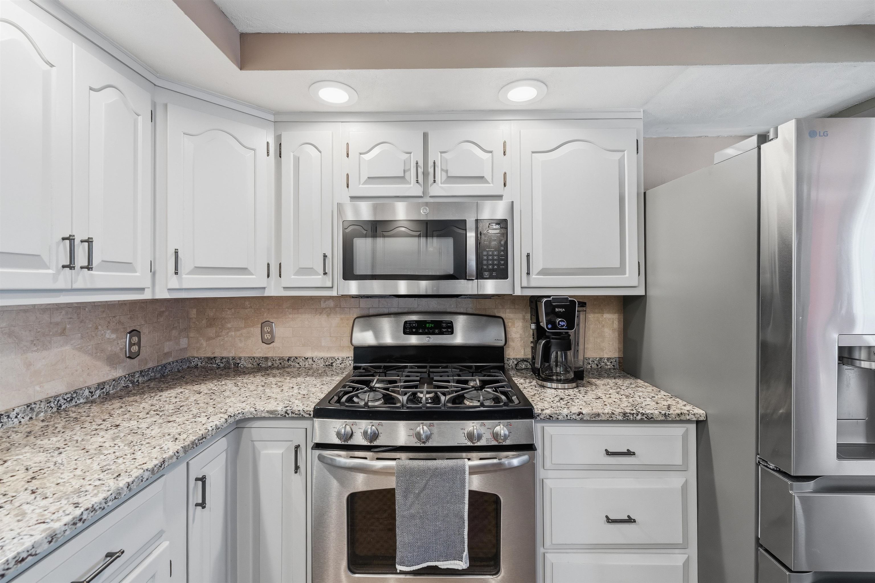 7 Nicholas Road Plaistow, NH 03865 - Photo 10 of 47 Gallery Image 10