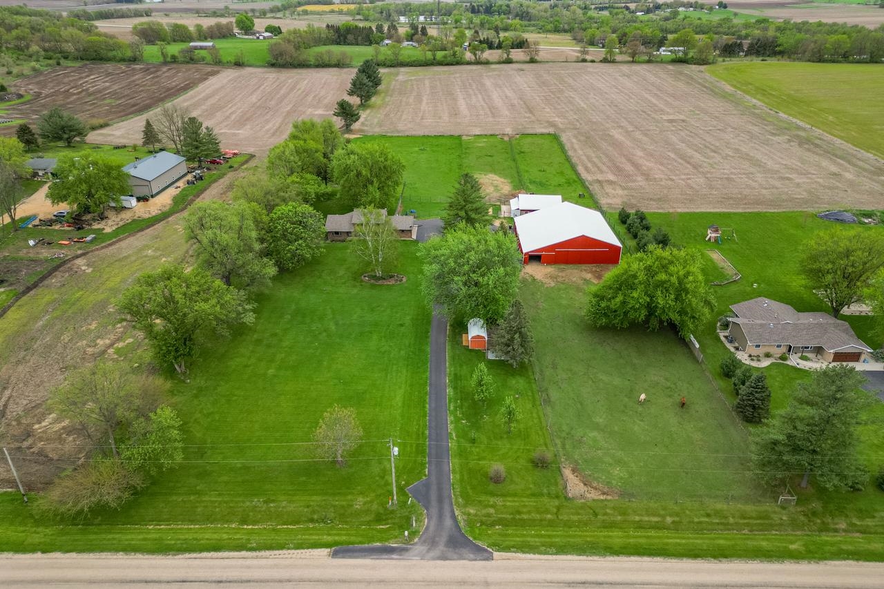 10160 Cemetery Road Pecatonica, IL 61063 - Photo 7 of 55