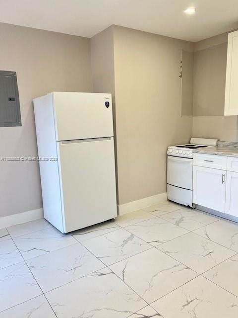 922 Northwest 2nd Street, Unit 4 Miami, FL 33128 - Photo 25 of 35 a utility room with dryer and washer