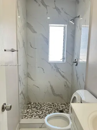 $2,200 | 922 Northwest 2nd Street, Unit 4, Miami, FL 33128