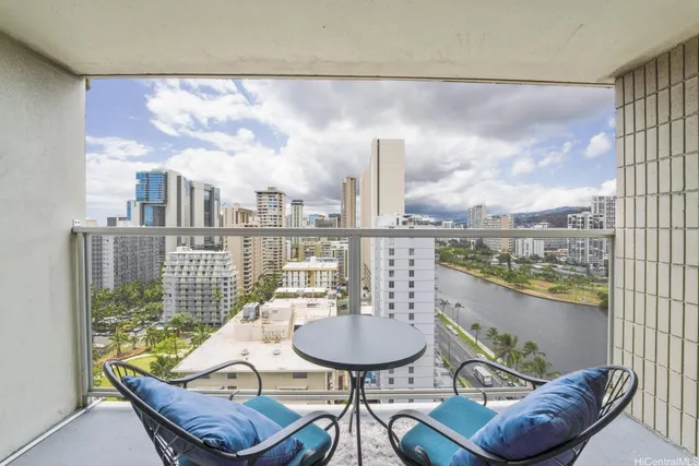 a view of a livingroom with furniture