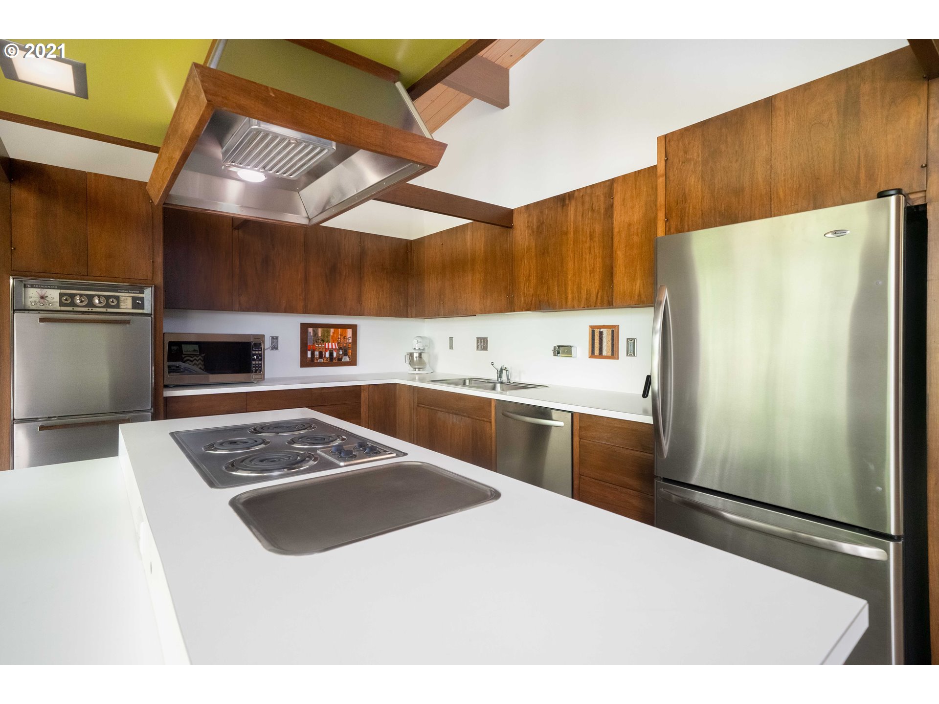 4001 Southwest Altadena Avenue Portland, OR 97239 - Photo 15 of 30 Gallery Image 15