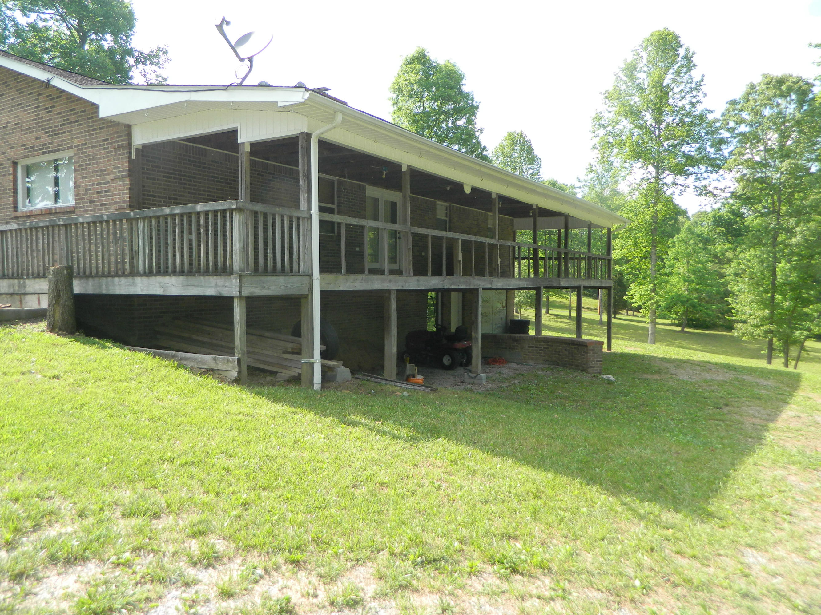 158 Catoosa Ridge Road Rockwood, TN 37854 - Photo 22 of 37 back deck