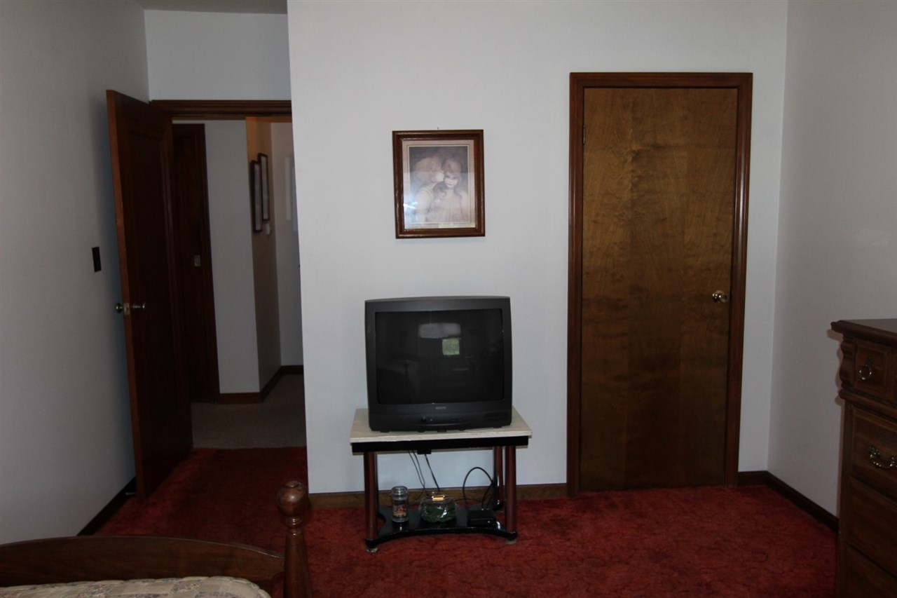 118 South Peerless Road Evansville, IN 47712 - Photo 14 of 25 Gallery Image 14