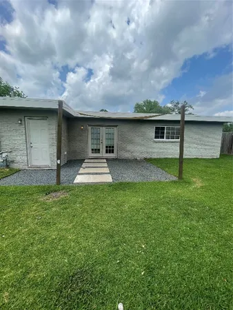 $2,000 | 4011 Ebbtide Drive, Houston, TX 77045