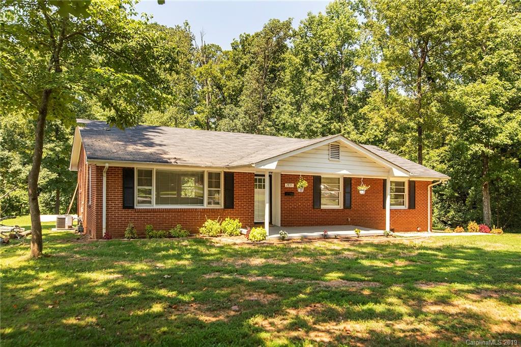 2835 Allen Road South Charlotte, NC 28269 - Photo 1 of 20 Gallery Image 1