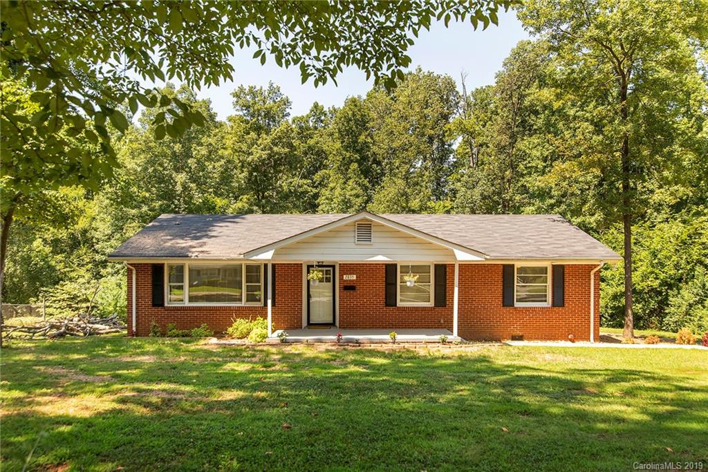 2835 Allen Road South Charlotte, NC 28269 - Photo 2 of 20 Gallery Image 2