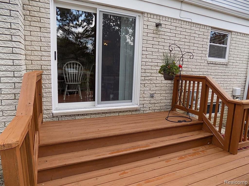 710 Abbey Court Rochester Hills, MI 48307 - Photo 9 of 46