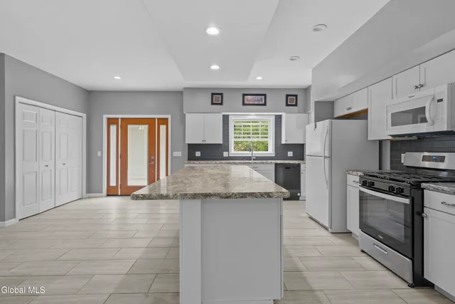 $320,000 | 15 Brodie Way, Hartford, NY 12832