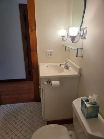 $2,400 | 43 Casalis Road, Peterborough, NH 03458