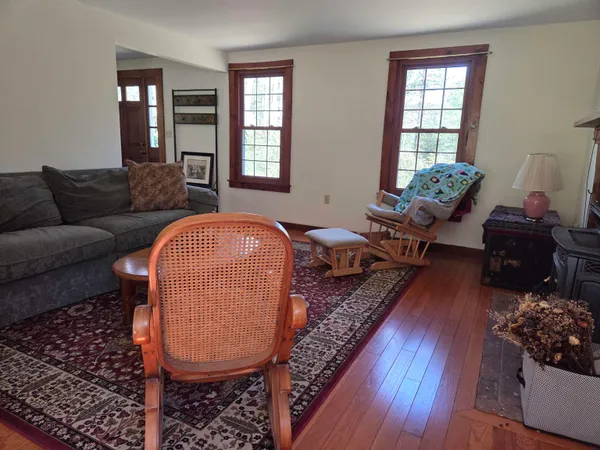 $2,400 | 43 Casalis Road, Peterborough, NH 03458