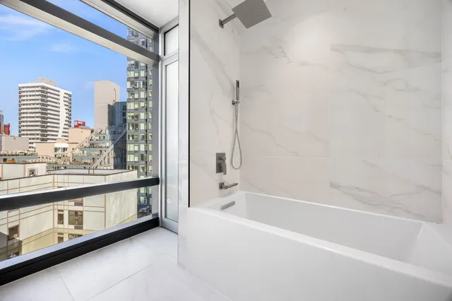 $1,400,000 | 42-62 Hunter Street, Unit PHA | Long Island City