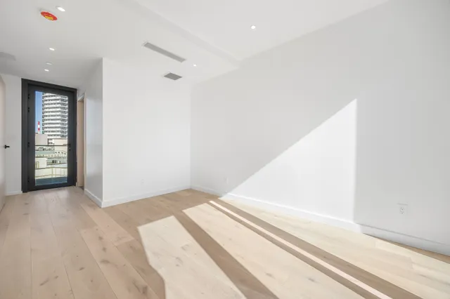 $1,400,000 | 42-62 Hunter Street, Unit PHA | Long Island City