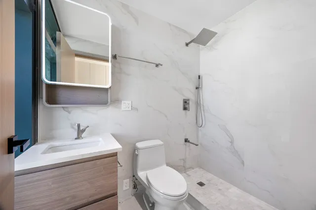 $1,400,000 | 42-62 Hunter Street, Unit PHA | Long Island City